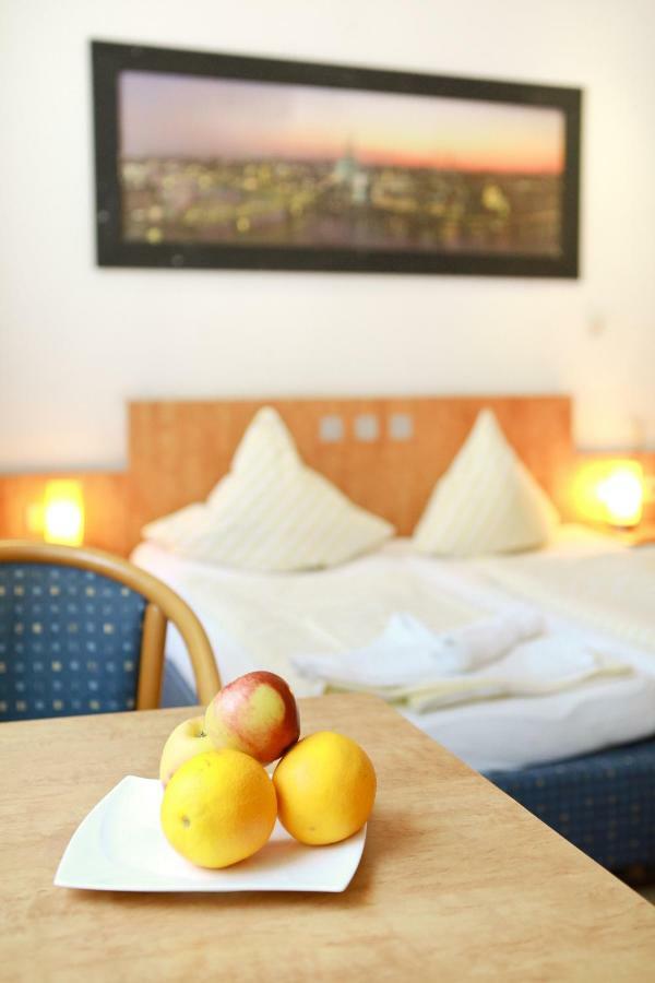 City Hotel Storch Colonia Esterno foto